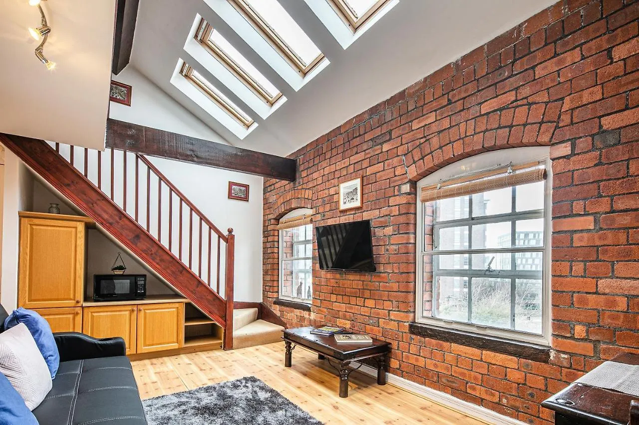 Beautiful 1-Bed Apartment In Grade Listed Warehouse - Victoria Quays, Sheffield City Centre, Free Parking, Pet Friendly, Netflix