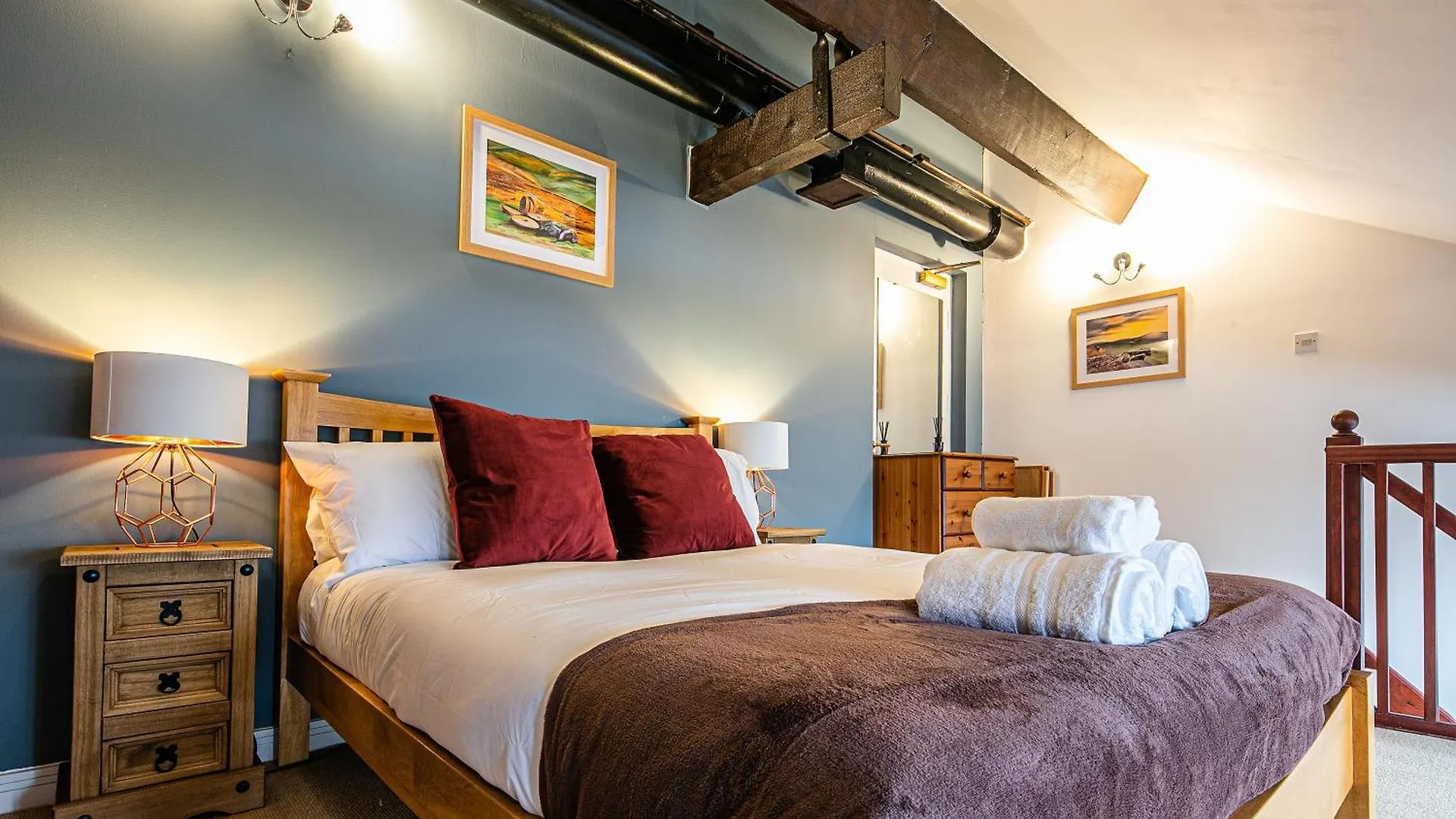 Beautiful 1-Bed Apartment In Grade Listed Warehouse - Victoria Quays, Sheffield City Centre, Free Parking, Pet Friendly, Netflix